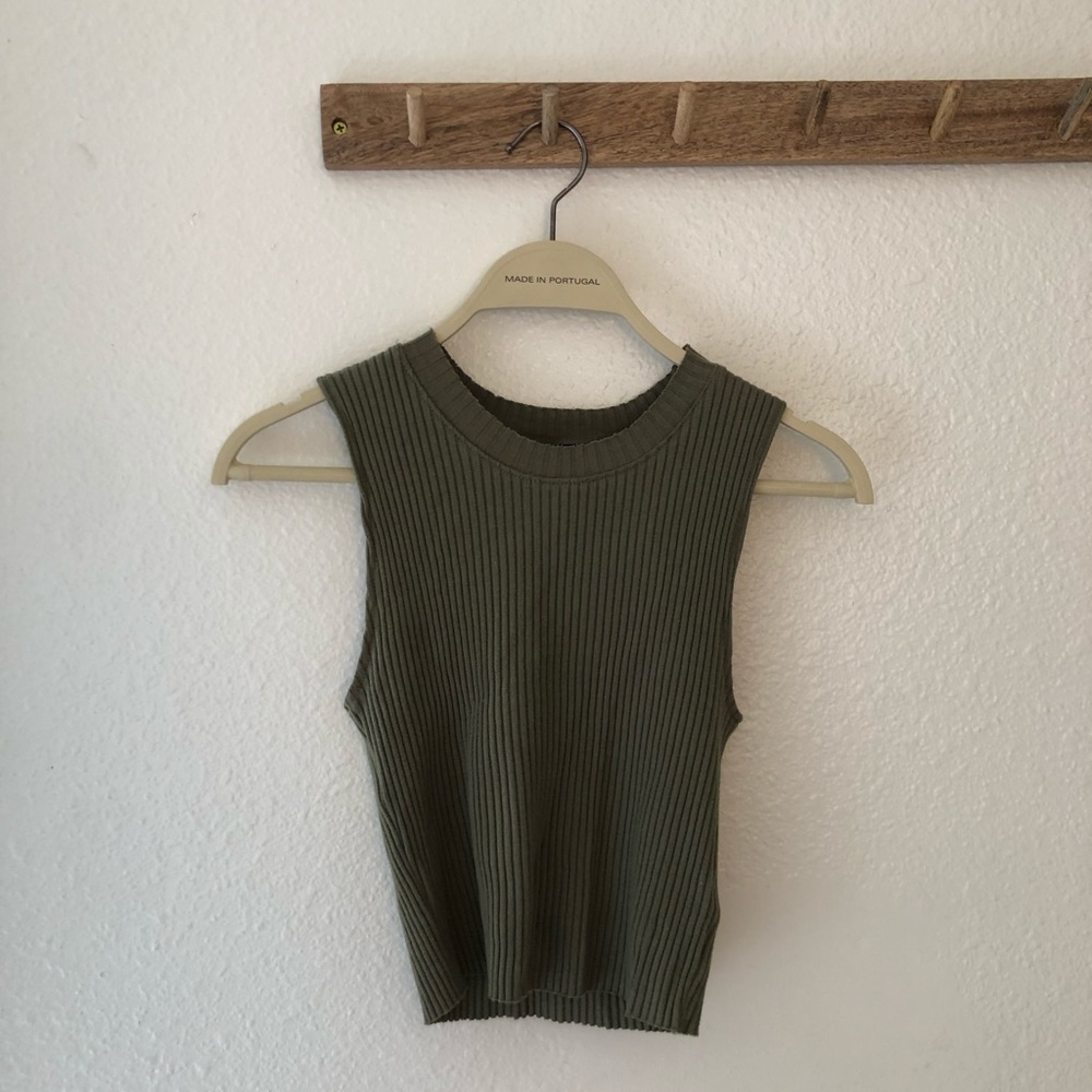 Crop green tank
